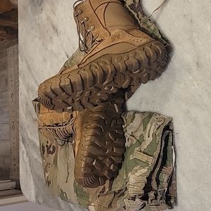 Rocky S2V special ops-coyote combat boots.
